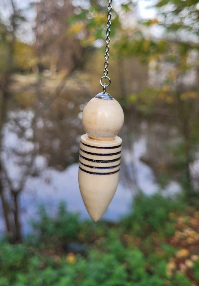 Pendule 10 en bois de cerisier