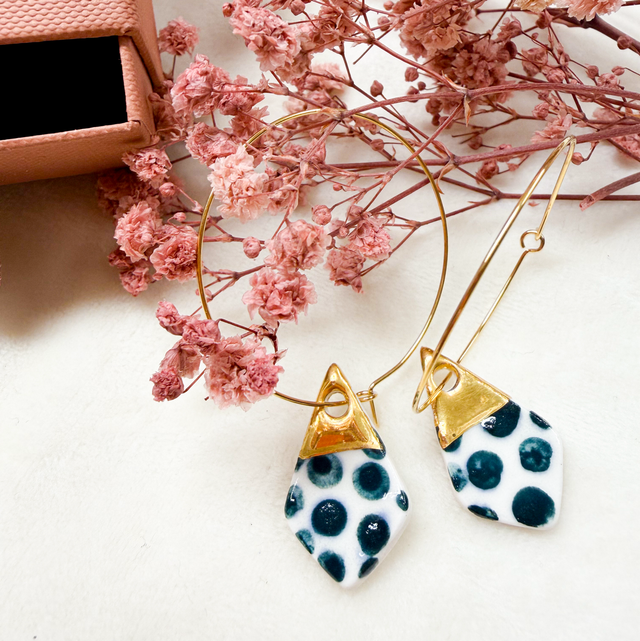 Boucles d’oreilles porcelaine et or