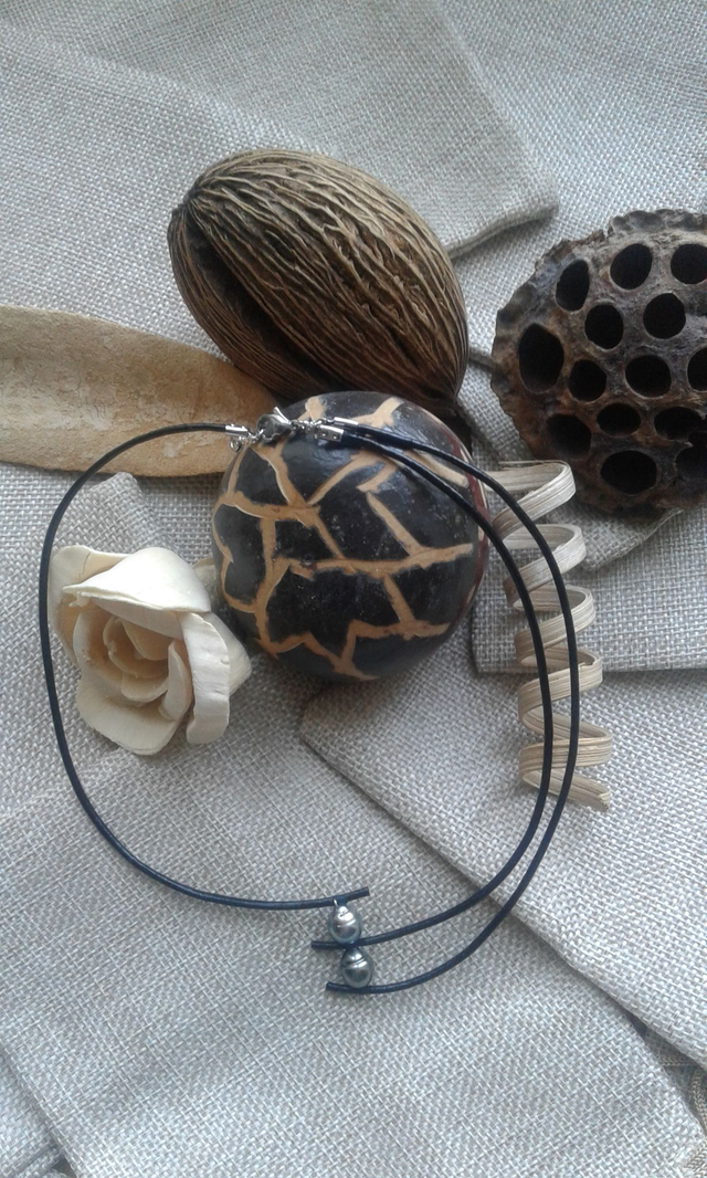 Collier cuir et perles de Tahiti