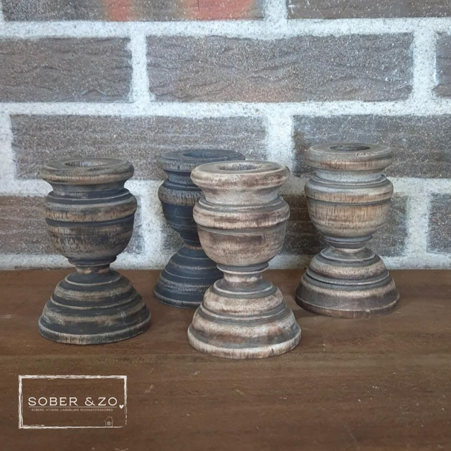 Houten kandelaar voor dinerkaars X