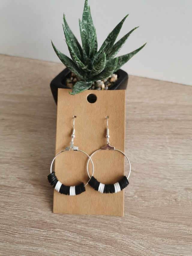 Boucles créoles noir et blanc