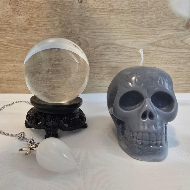 BOUGIE MOULEE TETE DE MORT