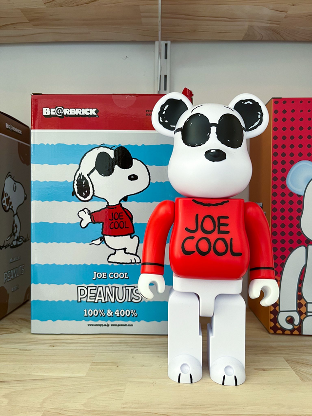 Bearbrick 400% + 100%  Joe Cool (Peanuts)