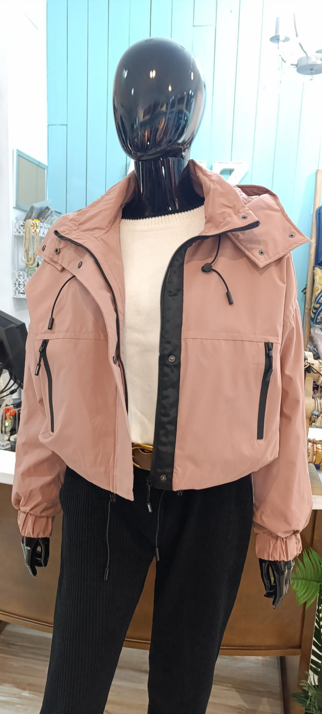 Chaqueta tipo deportivo CROP rosa maquillaje