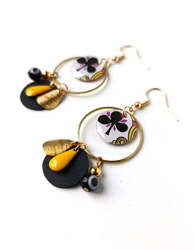 Créoles Upcyclées en Carte de Tarot, Chambre à air de tracteur et Perles Recyclées - Trèfles