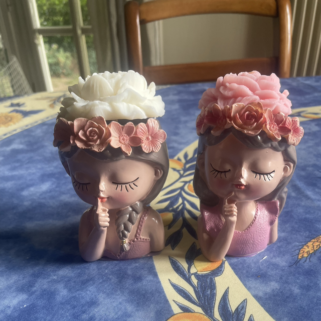 Petite fille fleur rose ou blanche 