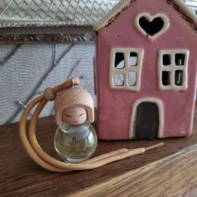 JoY: 10ml Wooden Dolly Car Fragrances – Various Scents
