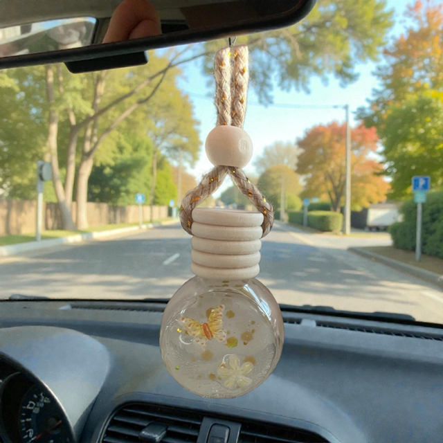Handverzierter Auto-Lufterfrischer aus Glas – individuell befüllbar