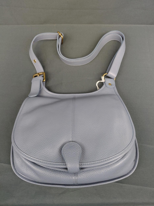 Besaces en cuir couleur bleu 