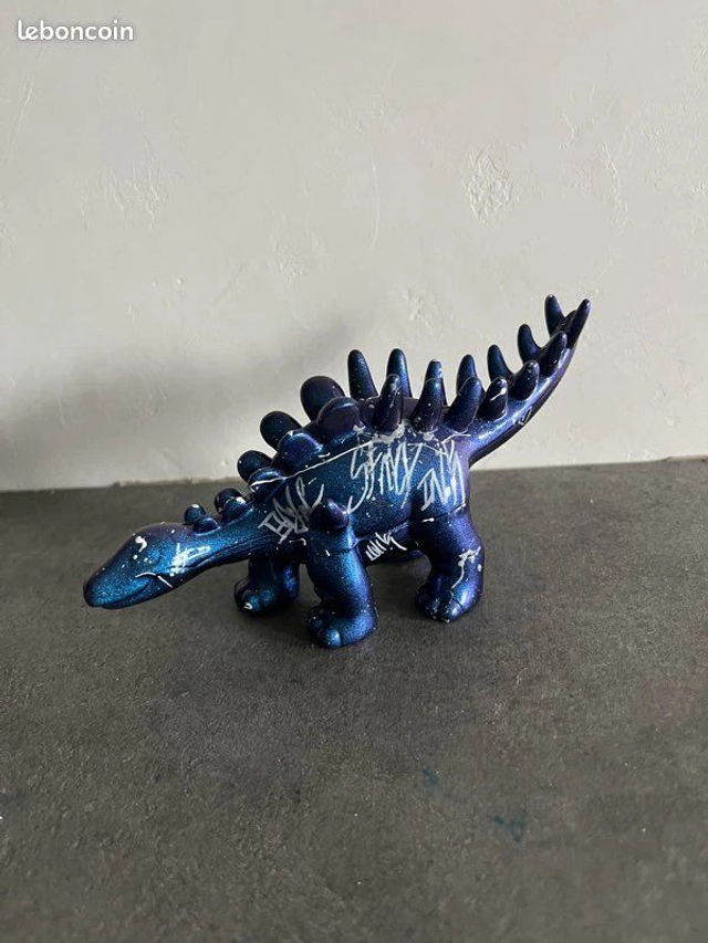 Statuette dinosaure
