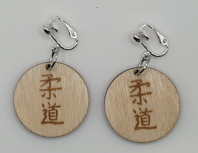 Boucles oreilles en bois idéogramme judo