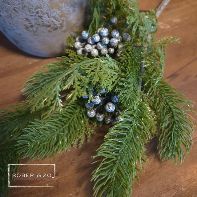 Kersttak 2, groen met besjes