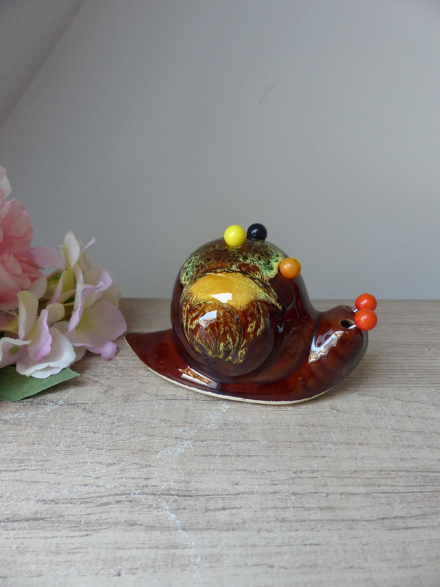 Ancien porte piques escargot pour cocktail, porte piques fourchettes à escargots, escargot décoration table France 1970, plat escargot