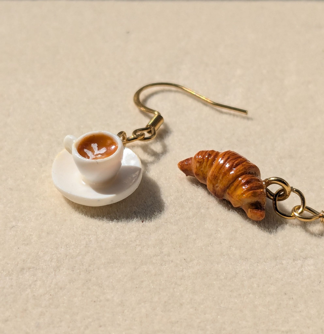 Boucles d&#039;oreilles Croissant &amp; Café