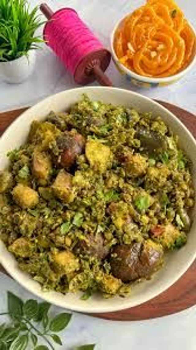 Undhiyu (500 CC) – Traditional Gujarati Mixed Vegetable Curry