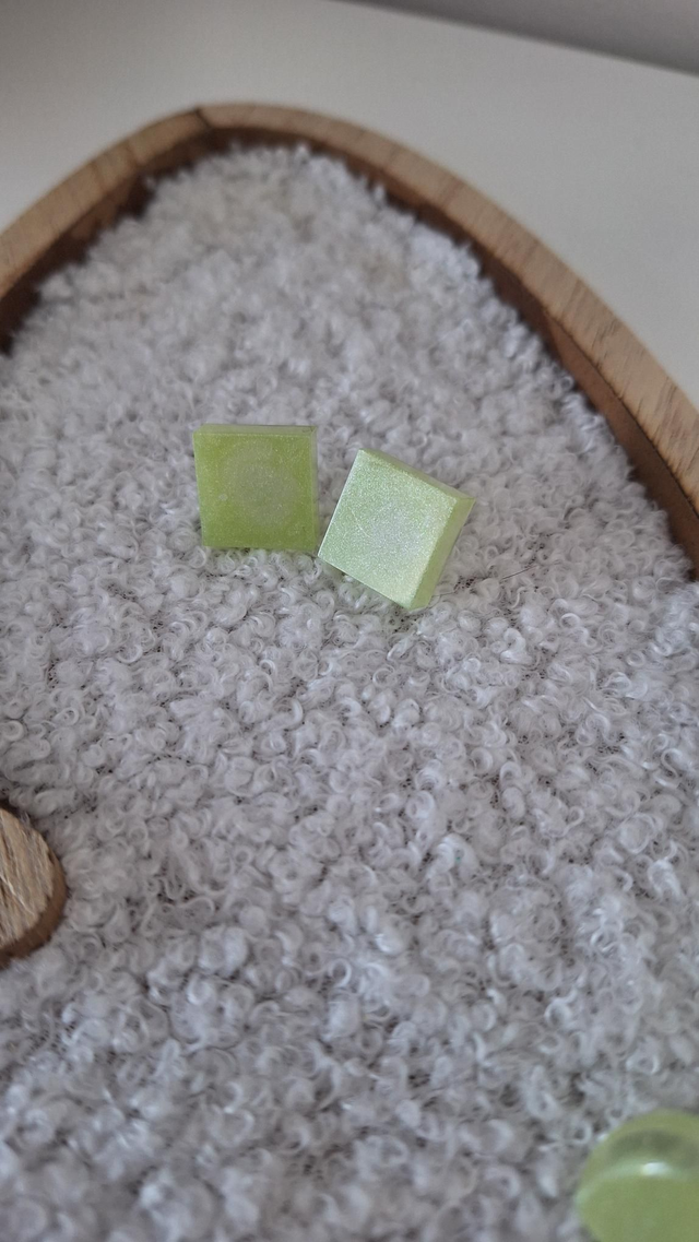 Boucles oreilles puces carrés verts
