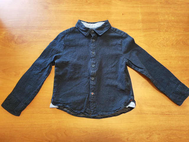 Chemise bleu foncé en 5 ans