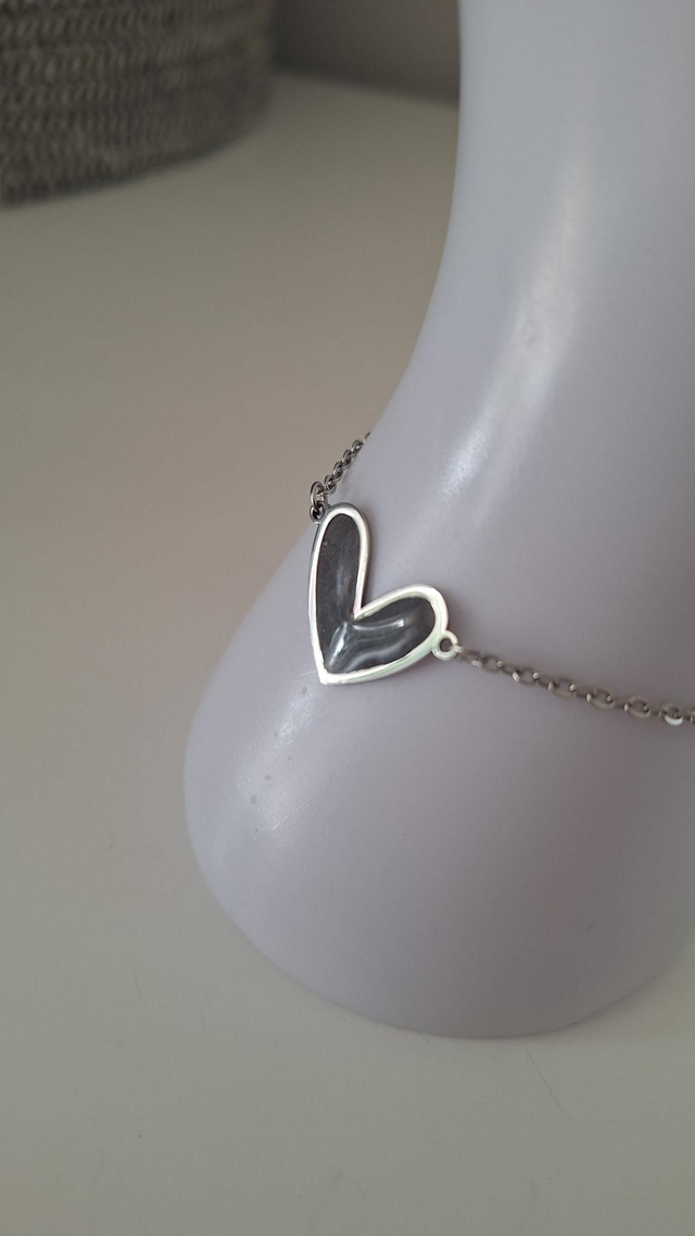 Bracelet attache cœur gris