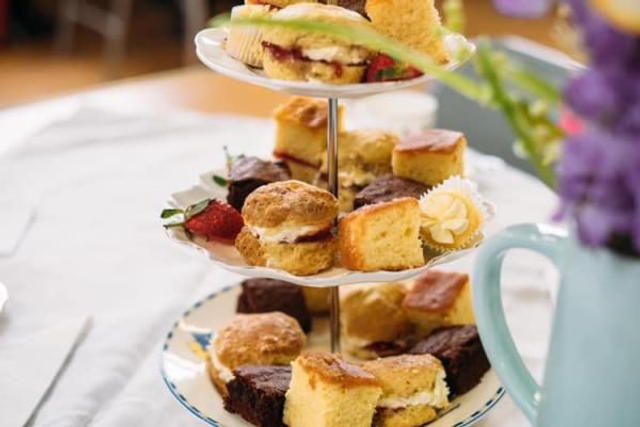 Afternoon Tea delivered (serves 4 )