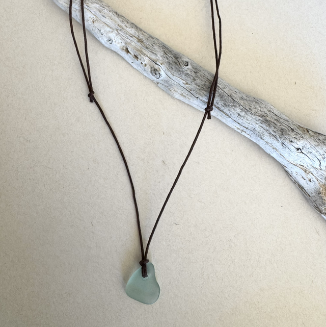 Collier Trésor marin cordon vert clair