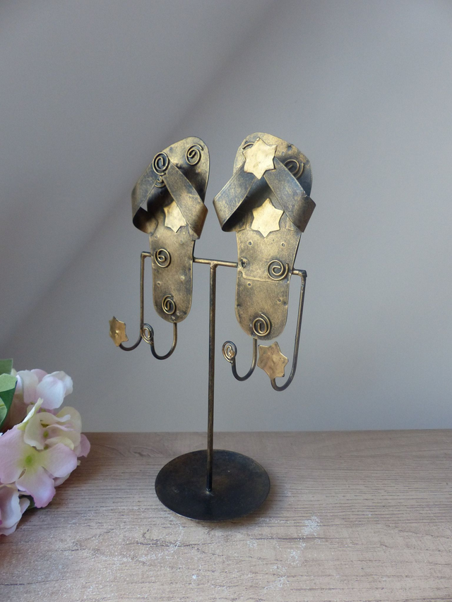 Porte bijoux en forme de chaussures tongs en métal artisanat d'art, Support à bijoux fait main, Décoration maison thème bord de mer, Cadeau