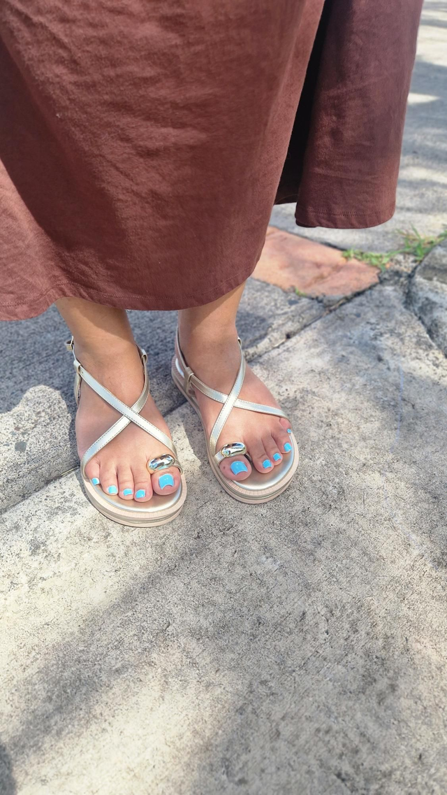  Sandales Gold Twist – Le confort qui brille ! ✨