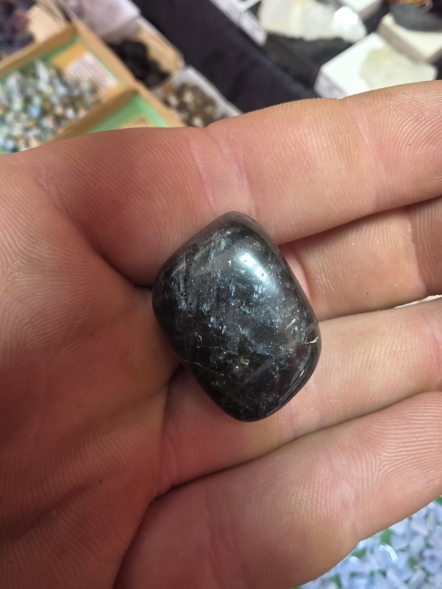 Black moonstone tumble 
