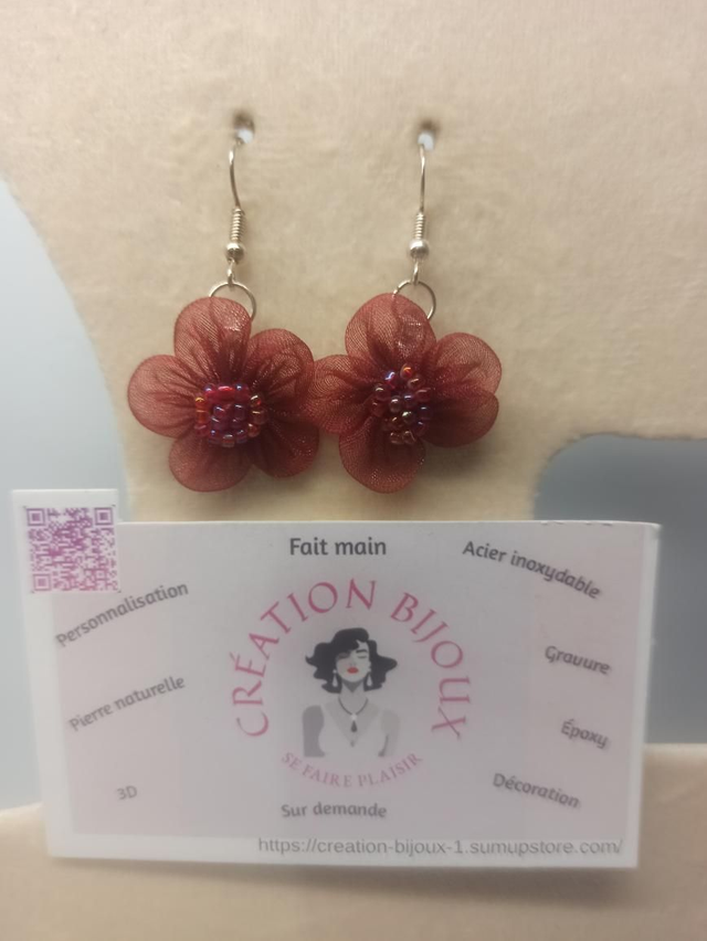 Boucle d'oreille fleur rouge