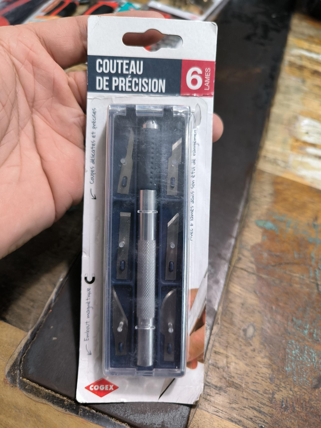 COUTEAU DE PRÉCISION 6 LAMES