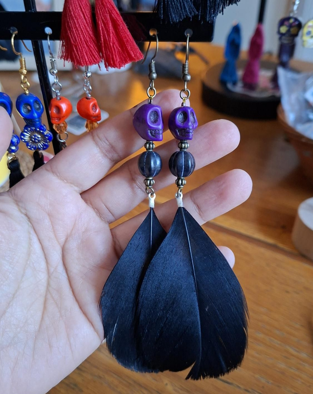 Boucles d&#039;oreilles noire/violette
