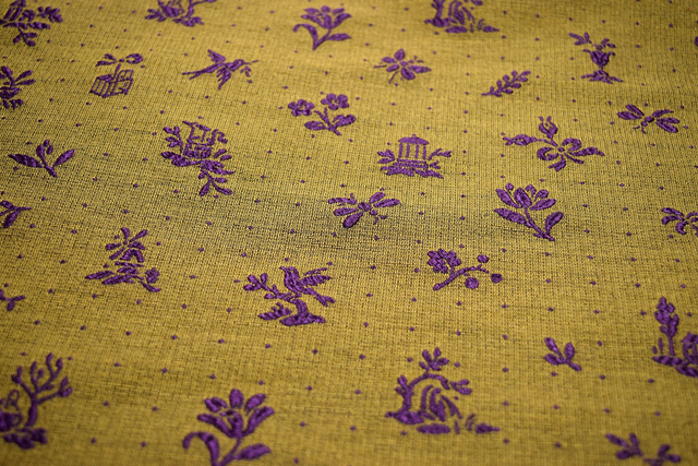 Fonteta ocre y fucsia