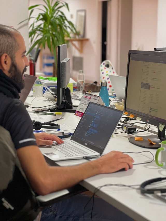 Pase de día + Pantalla + 1 hora en cabina insonorizada | 30€ IVA incluído. 