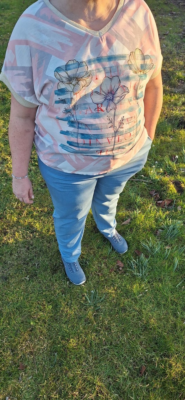tee shirt col v motif fleurs turquoise