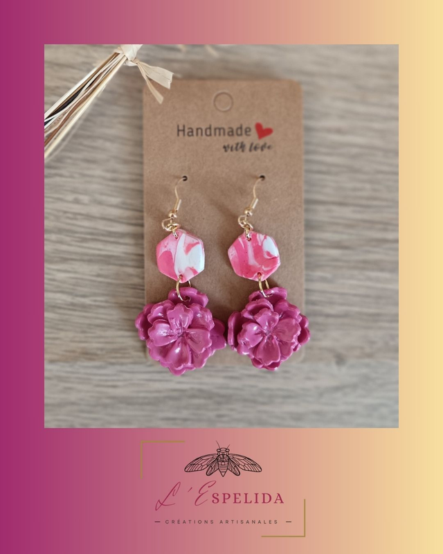 Fleurs roses avec hexagone rose et blanc