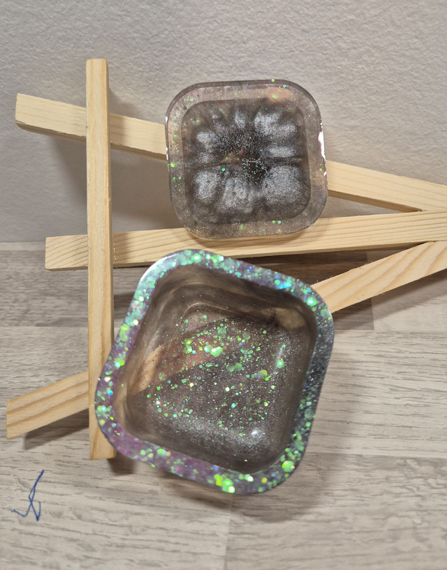 Petit pot carré avec couvercle