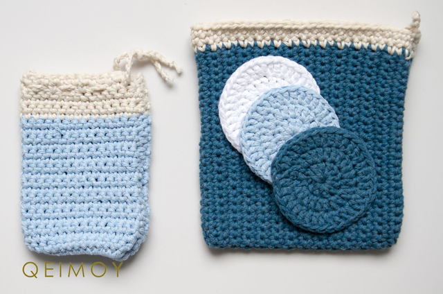 Beauty-set met gehaakt washandje, zeepzakje en drie gezichtsscrubbies