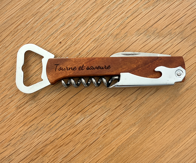 Tire-bouchon pliable en métal et manche en bois  gravé au laser