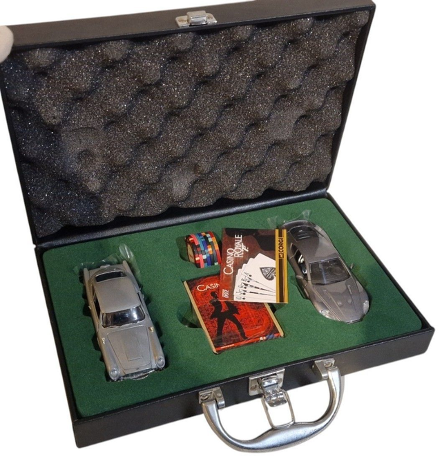 Aston Martin DB5 &amp; DBS, playing cards &amp; poker chips set
