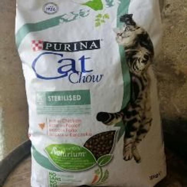 cat chow 15kg sterilised poulet