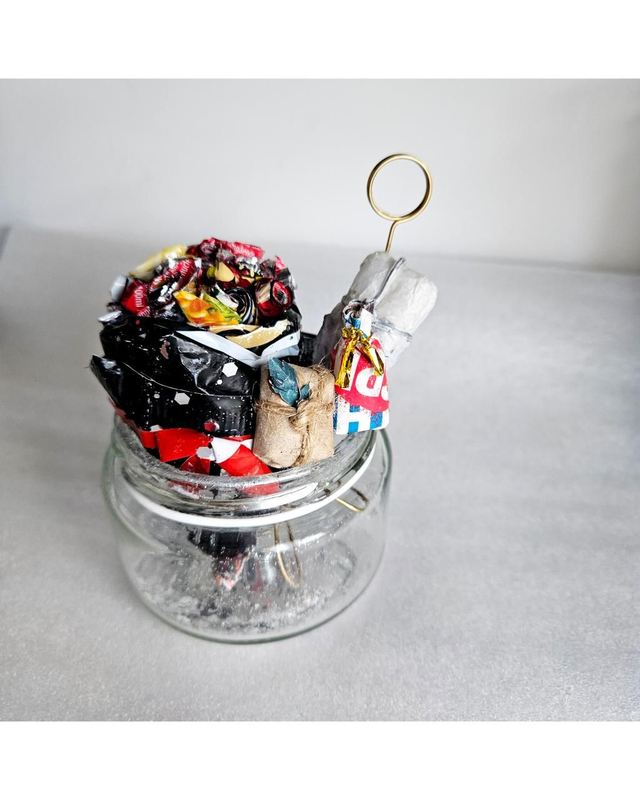 Flowers &amp; Gifts ECO Handmade Card Holder Stand Miniature