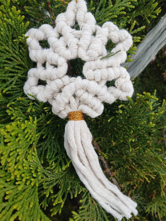 Etoile de Noël en macramé. Esprit bohème naturel