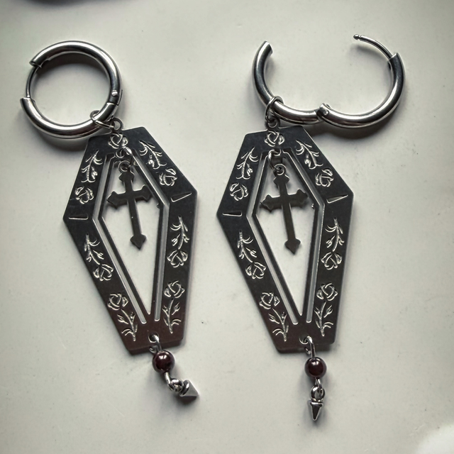 Boucles d’oreilles NOSFERATU pierres de grenat