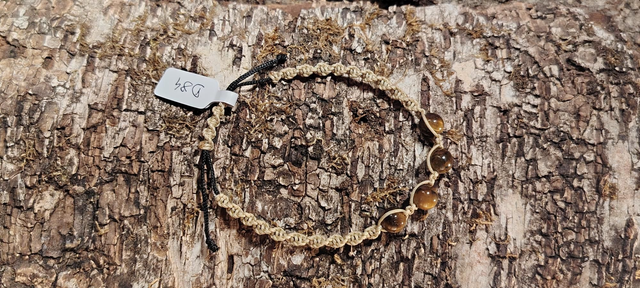 Bracelet macramé oeil de tigre ref.D84