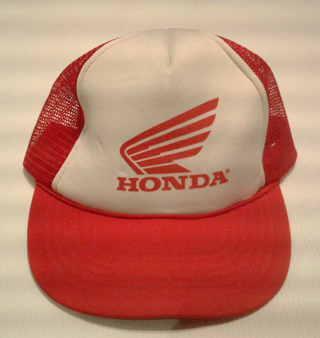 casquette HONDA rouge et blanche aérée