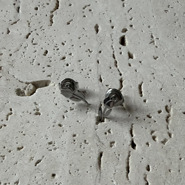 Oorknopjes tulp zilver 