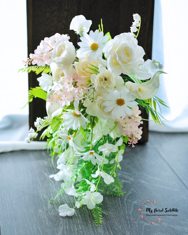 Pre-order | Cloud Dancer | Daisy Teeardrop artificial bouquet | Wedding Bouquet