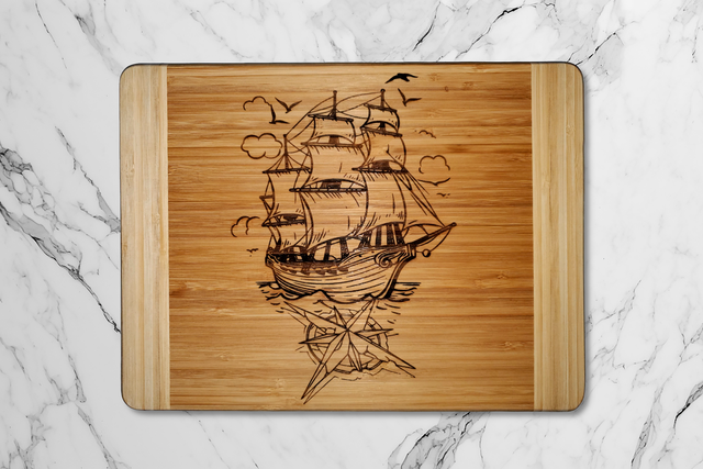 Planche à Découper en Bambou avec Gravure Navire et Boussole - 24x32 cm