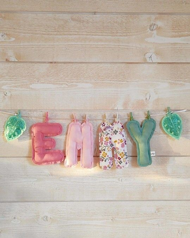 Guirlande prénom modèle EMMY VERT/ROSE