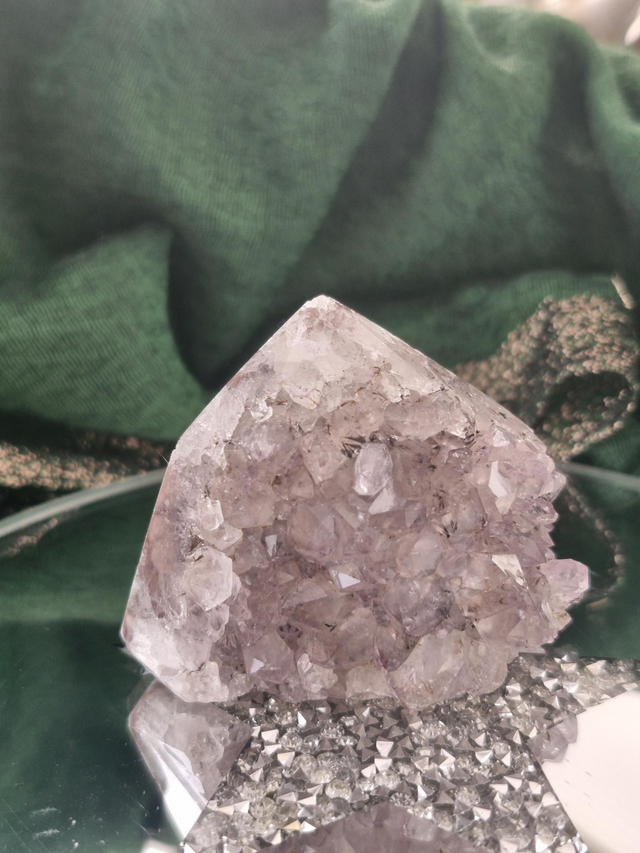 Amethyst druze point 
