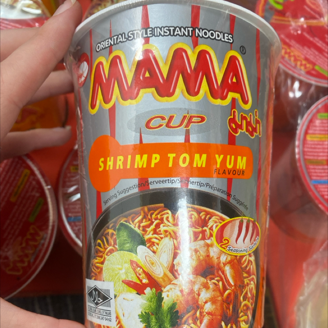 Mama Shrimp  tom yum มาม่าต้มยำ แบบถ้วย